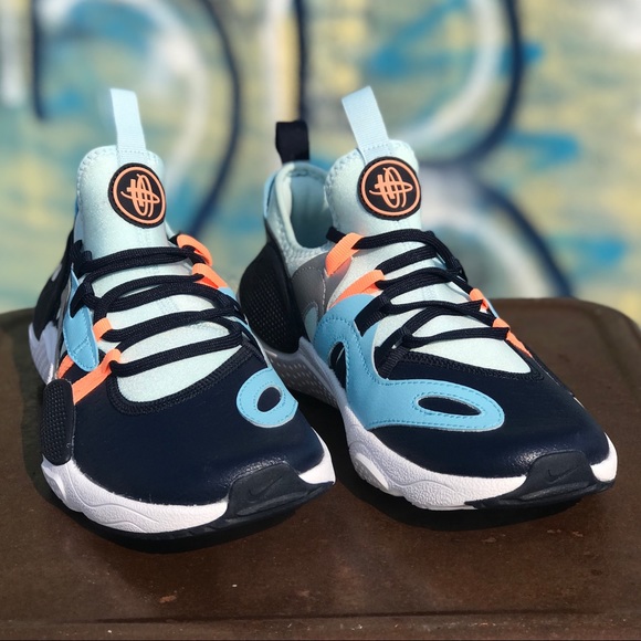 Nike Huarache E.D.G.E. Comfortable Retro Sneakers - Picture 3 of 8